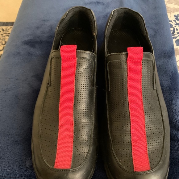 Italian Sneakers Size 41 or 8 from Milan, Italy 🇮🇹 great fit, and style 🇮🇹 - Picture 1 of 6